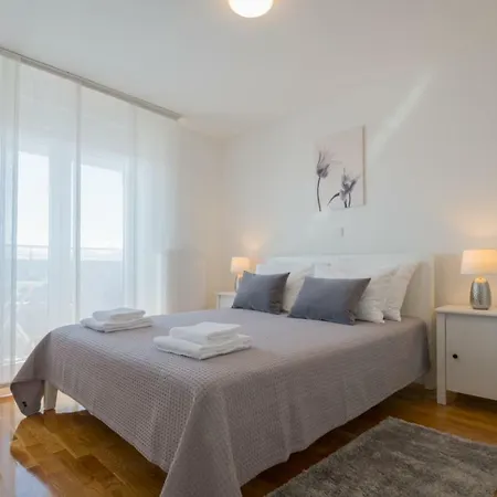 Center N&n Apartment